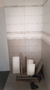 Réfection complète de salle de bain avec pose de carrelage mural